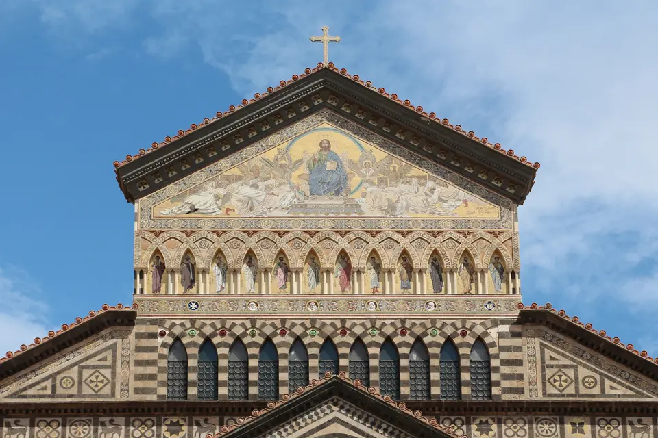 Mosaic facade of the cathedral of Sant'Andrea at the top of its staircase